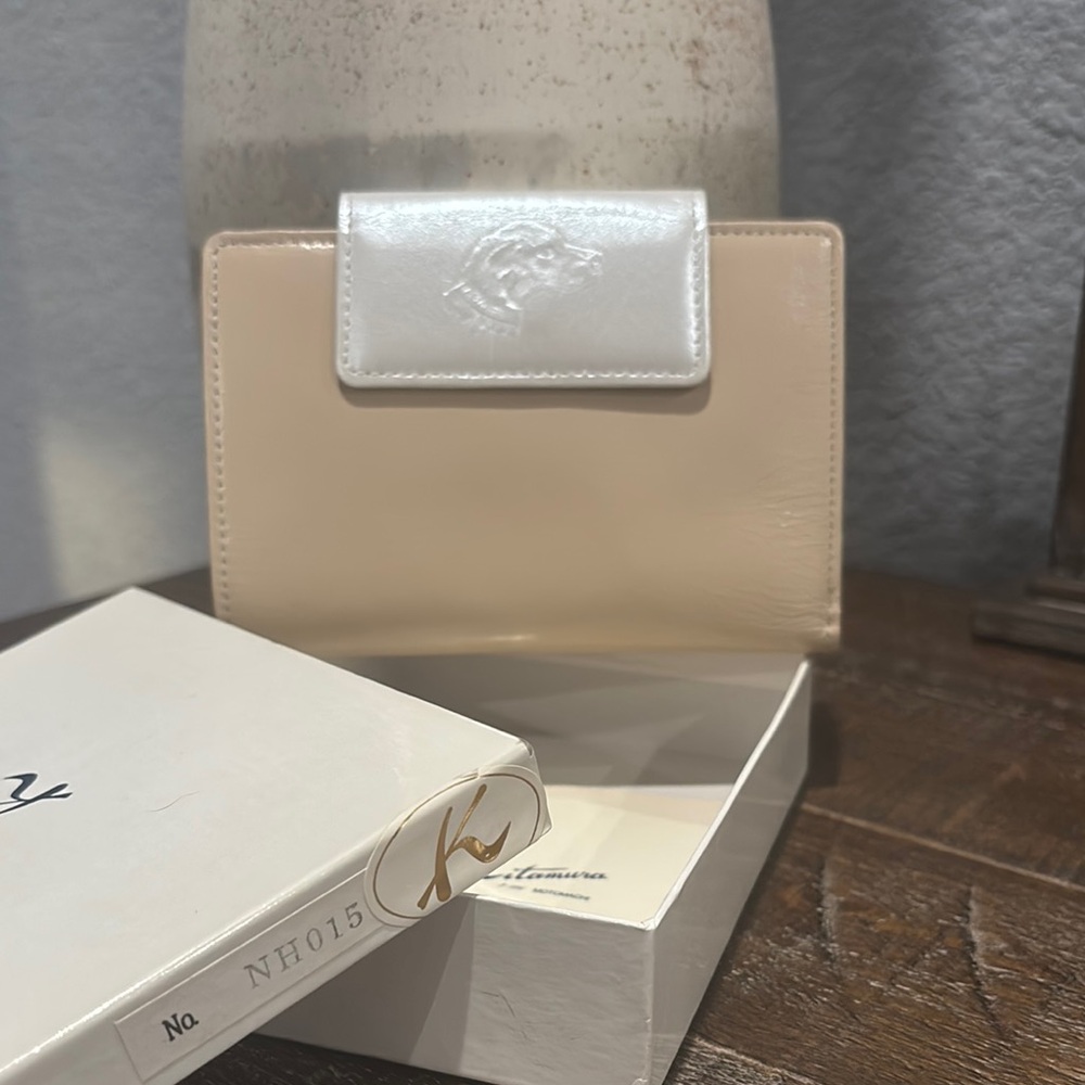 Kitamura rare Japan Elegant‎ Cream and White Women's Wallet. New with peeling.